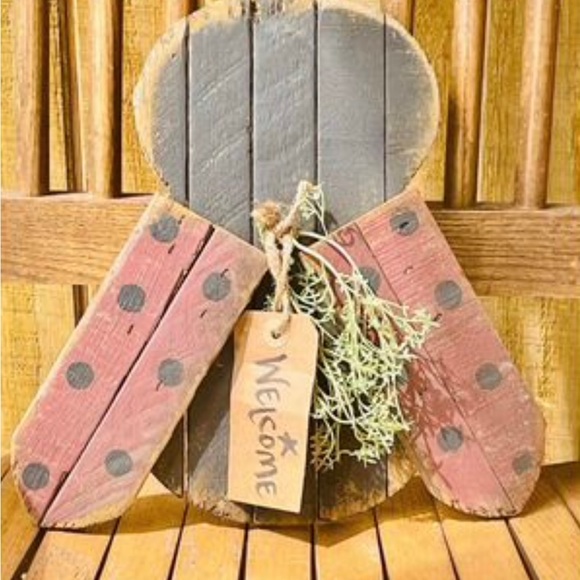 *Hanging Wood Lath “Welcome” Ladybug - Picture 10 of 10